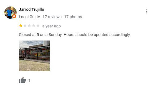 Example of a negative review on Google Maps due to incorrect business hours listings.